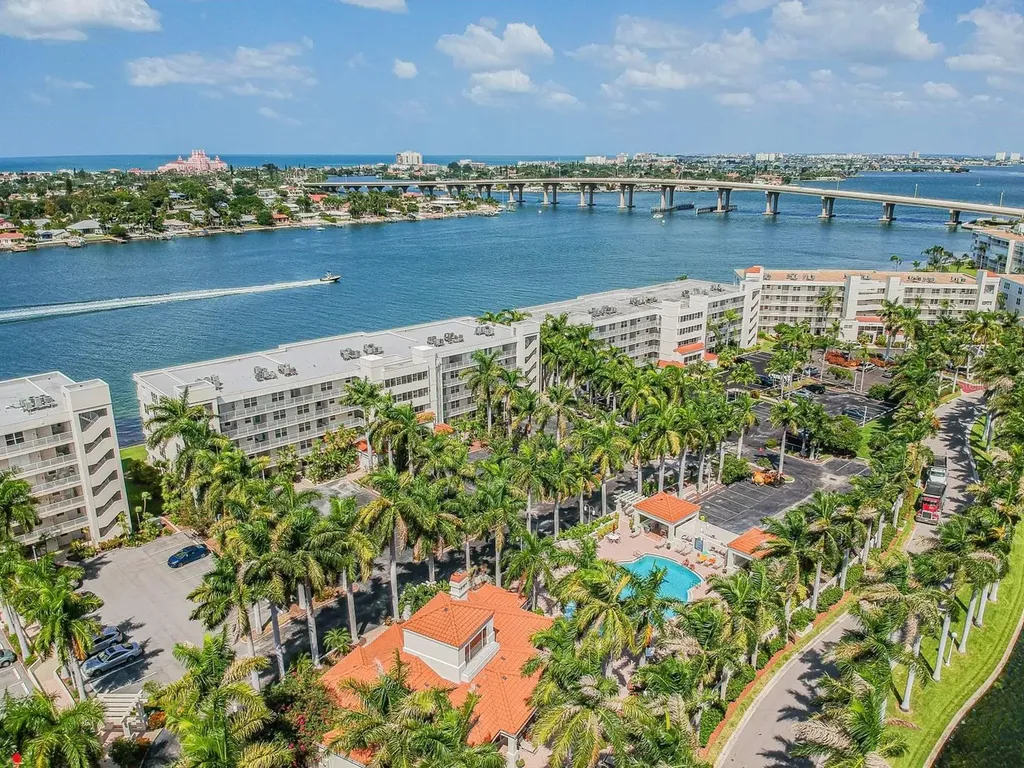 6085 Bahia Del Mar Circle St Petersburg FL 33715