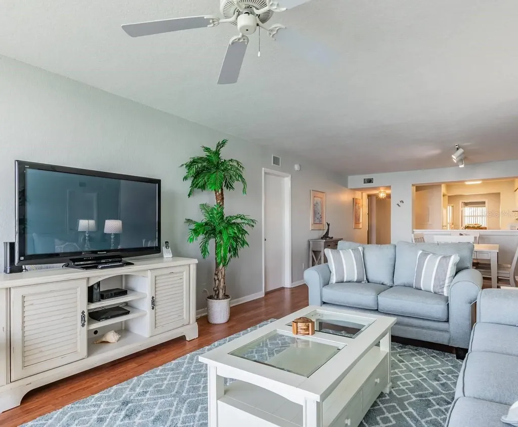 6085 Bahia Del Mar Circle St Petersburg FL 33715
