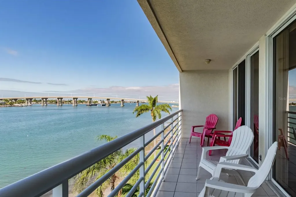 6085 Bahia Del Mar Circle St Petersburg FL 33715