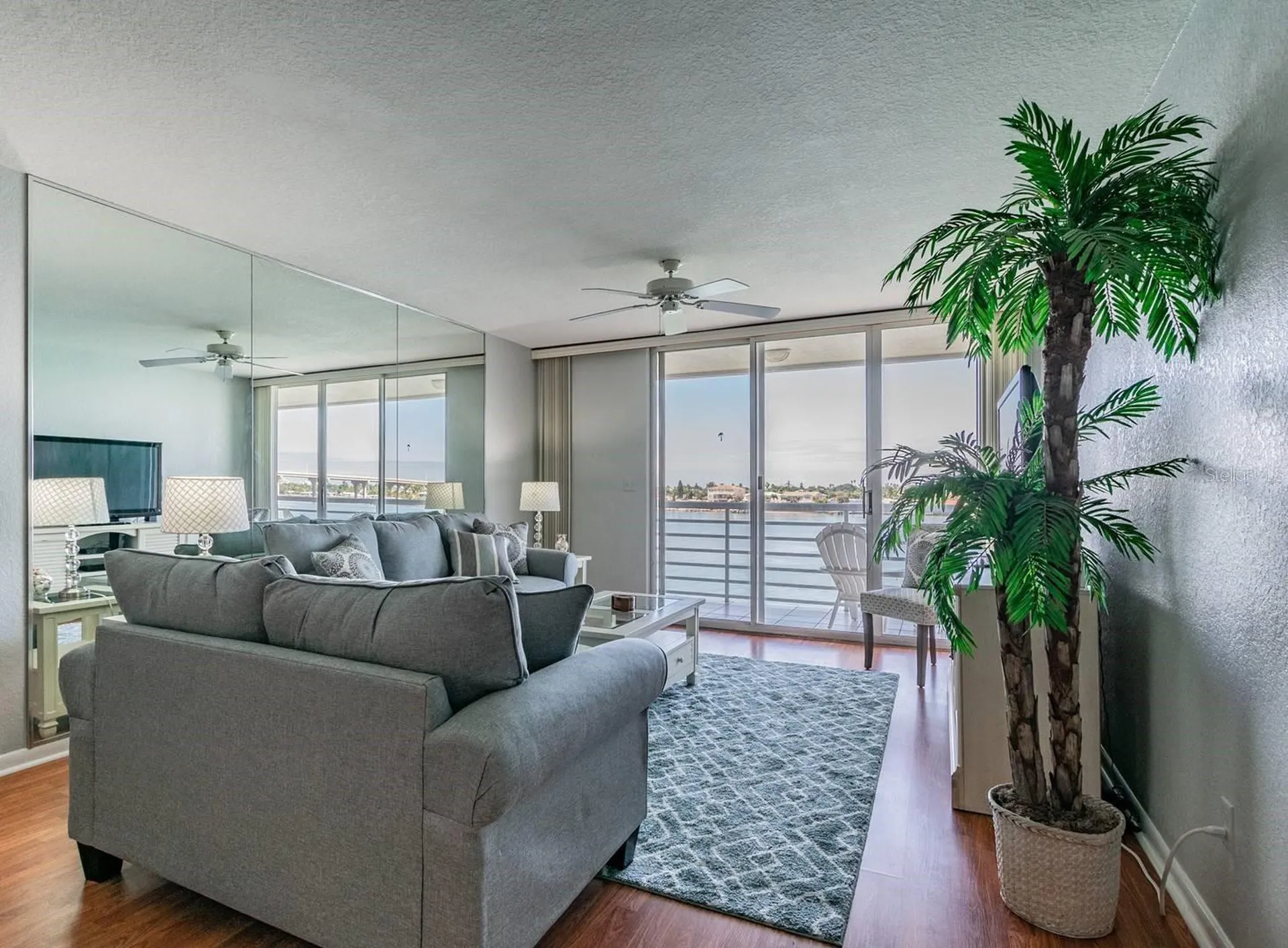 6085 Bahia Del Mar Circle St Petersburg FL 33715