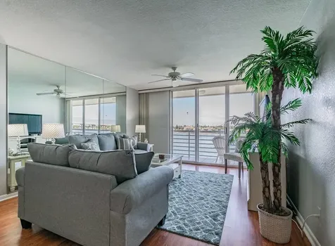 6085 Bahia Del Mar Circle St Petersburg FL 33715