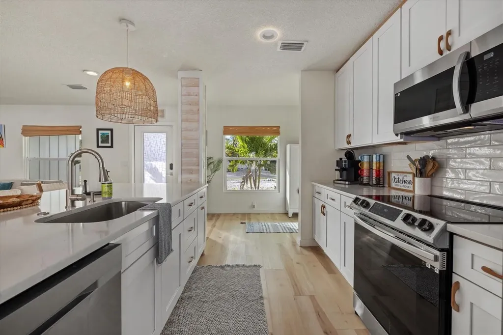 2069 Bougainvillea Street Sarasota FL 34239