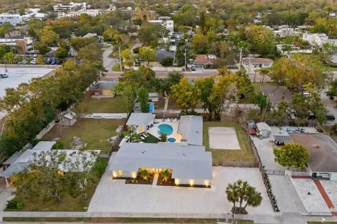 2069 Bougainvillea Street Sarasota FL 34239