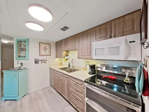 129 Camphor Circle Oldsmar FL 34677