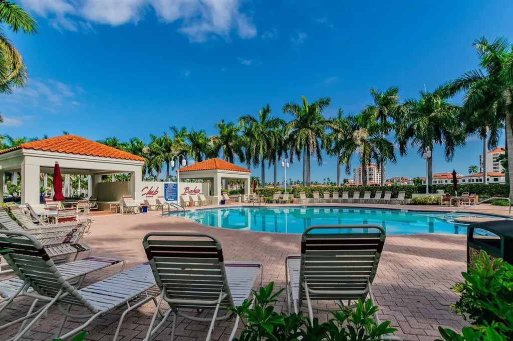 6085 Bahia Del Mar Circle St Petersburg FL 33715