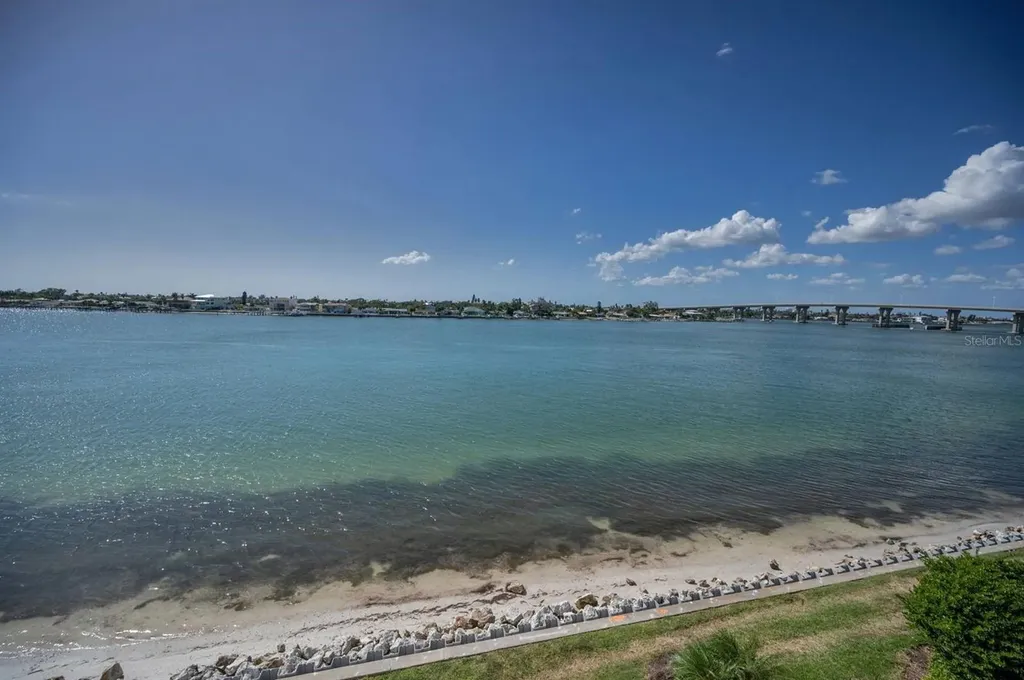 6085 Bahia Del Mar Circle St Petersburg FL 33715