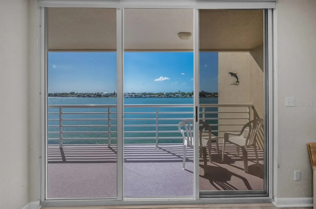 6085 Bahia Del Mar Circle St Petersburg FL 33715