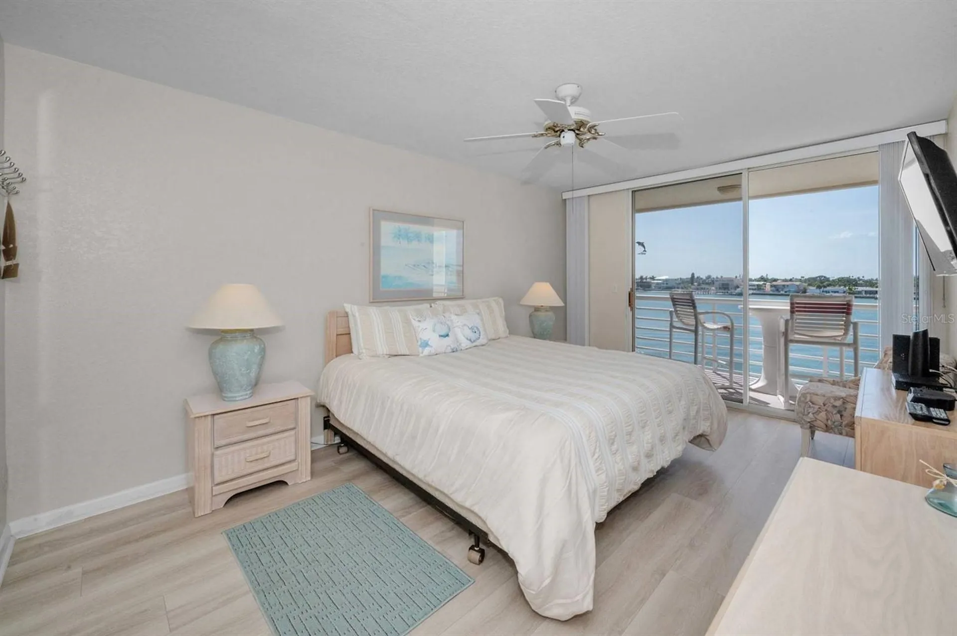 6085 Bahia Del Mar Circle St Petersburg FL 33715