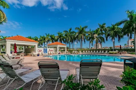 6085 Bahia Del Mar Circle St Petersburg FL 33715