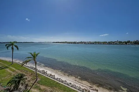 6085 Bahia Del Mar Circle St Petersburg FL 33715