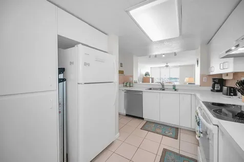 6085 Bahia Del Mar Circle St Petersburg FL 33715