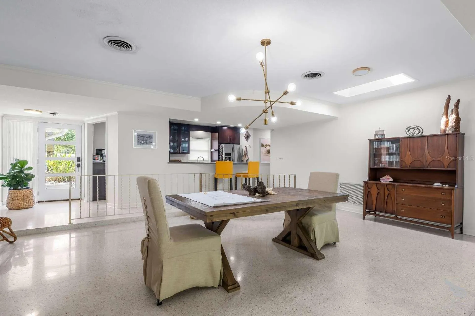 812 E 13th Avenue New Smyrna Beach FL 32169