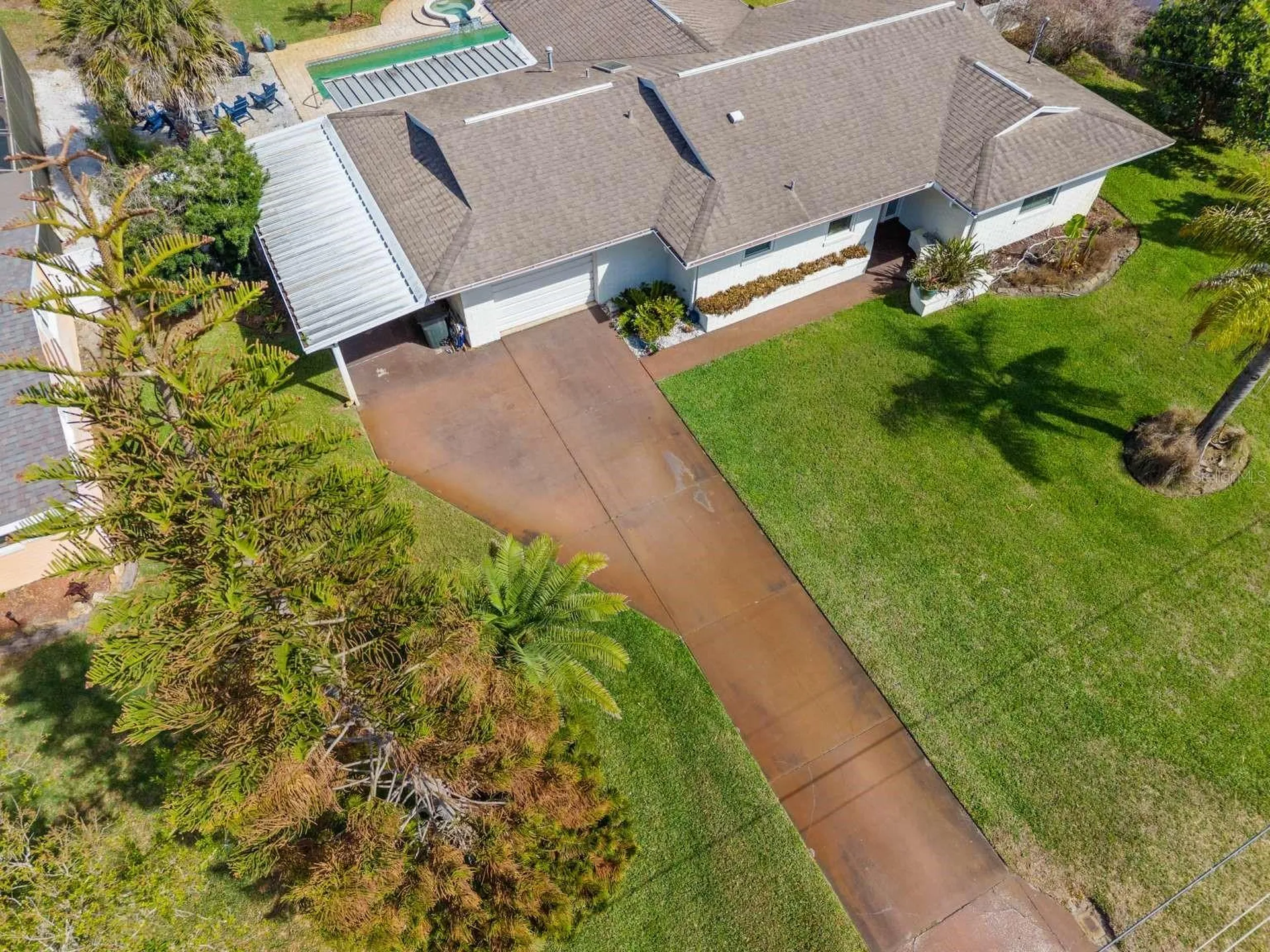 812 E 13th Avenue New Smyrna Beach FL 32169