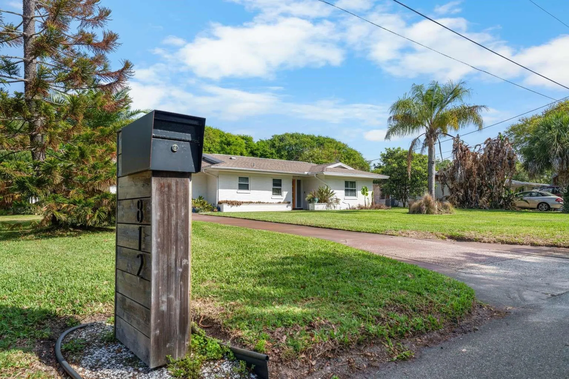 812 E 13th Avenue New Smyrna Beach FL 32169