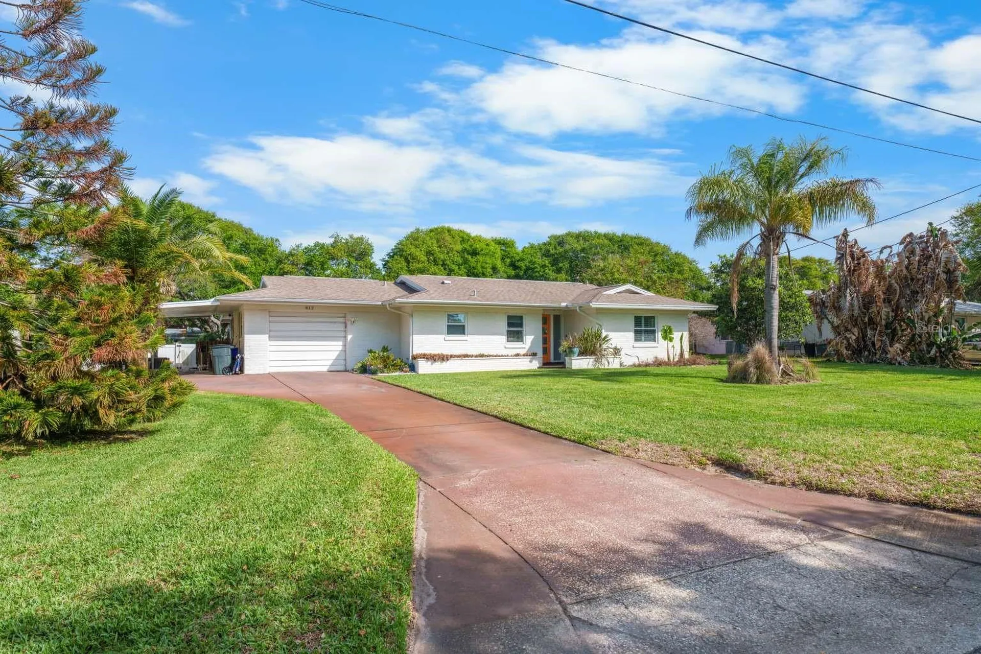 812 E 13th Avenue New Smyrna Beach FL 32169