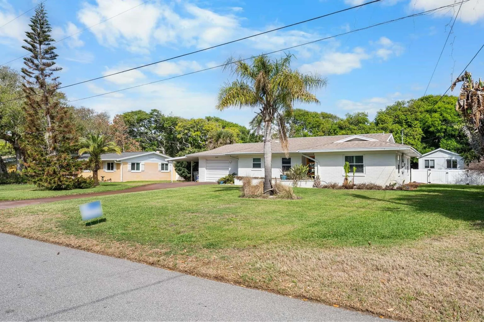 812 E 13th Avenue New Smyrna Beach FL 32169