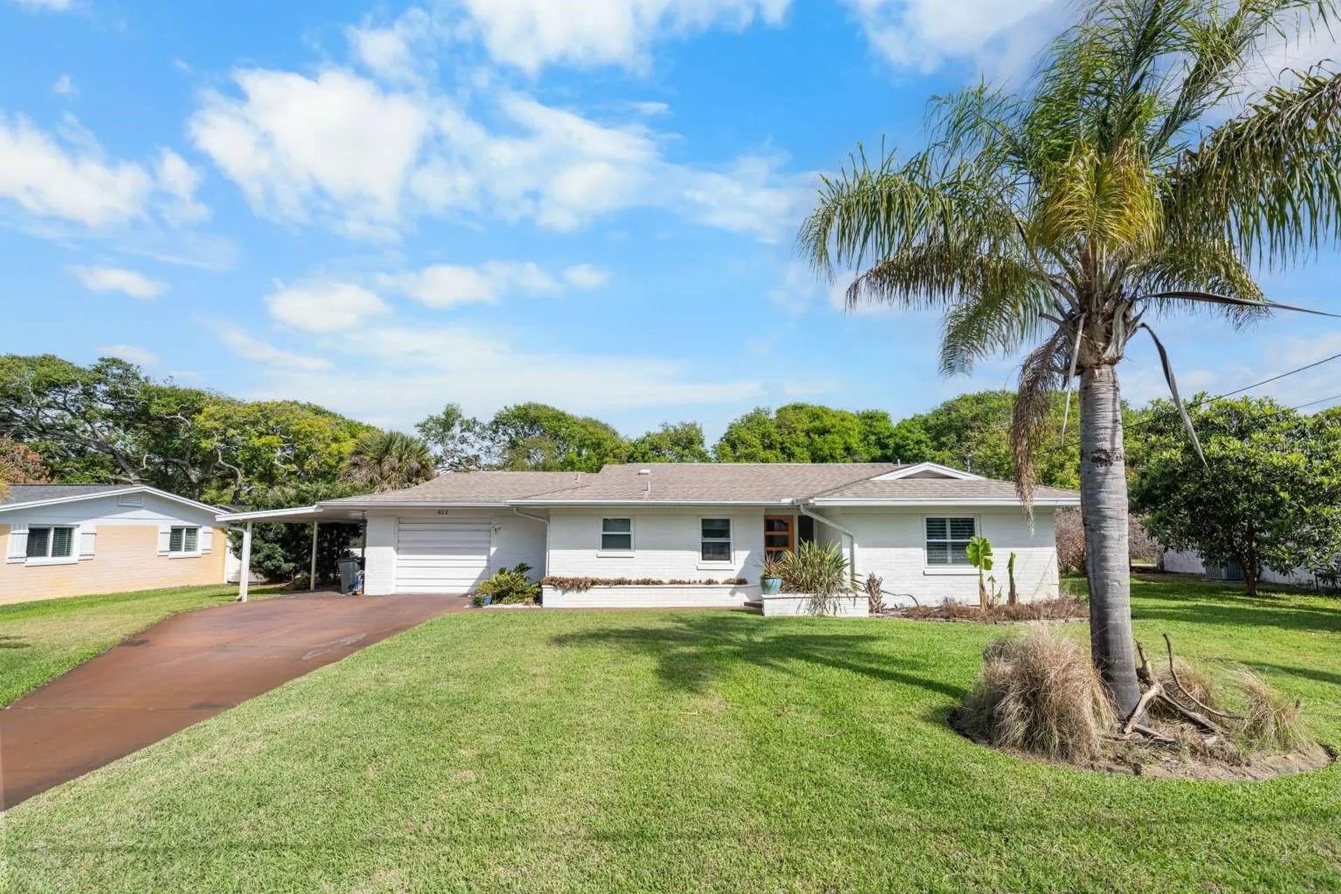 812 E 13th Avenue New Smyrna Beach FL 32169