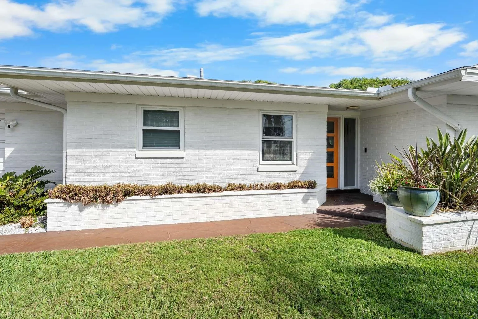 812 E 13th Avenue New Smyrna Beach FL 32169
