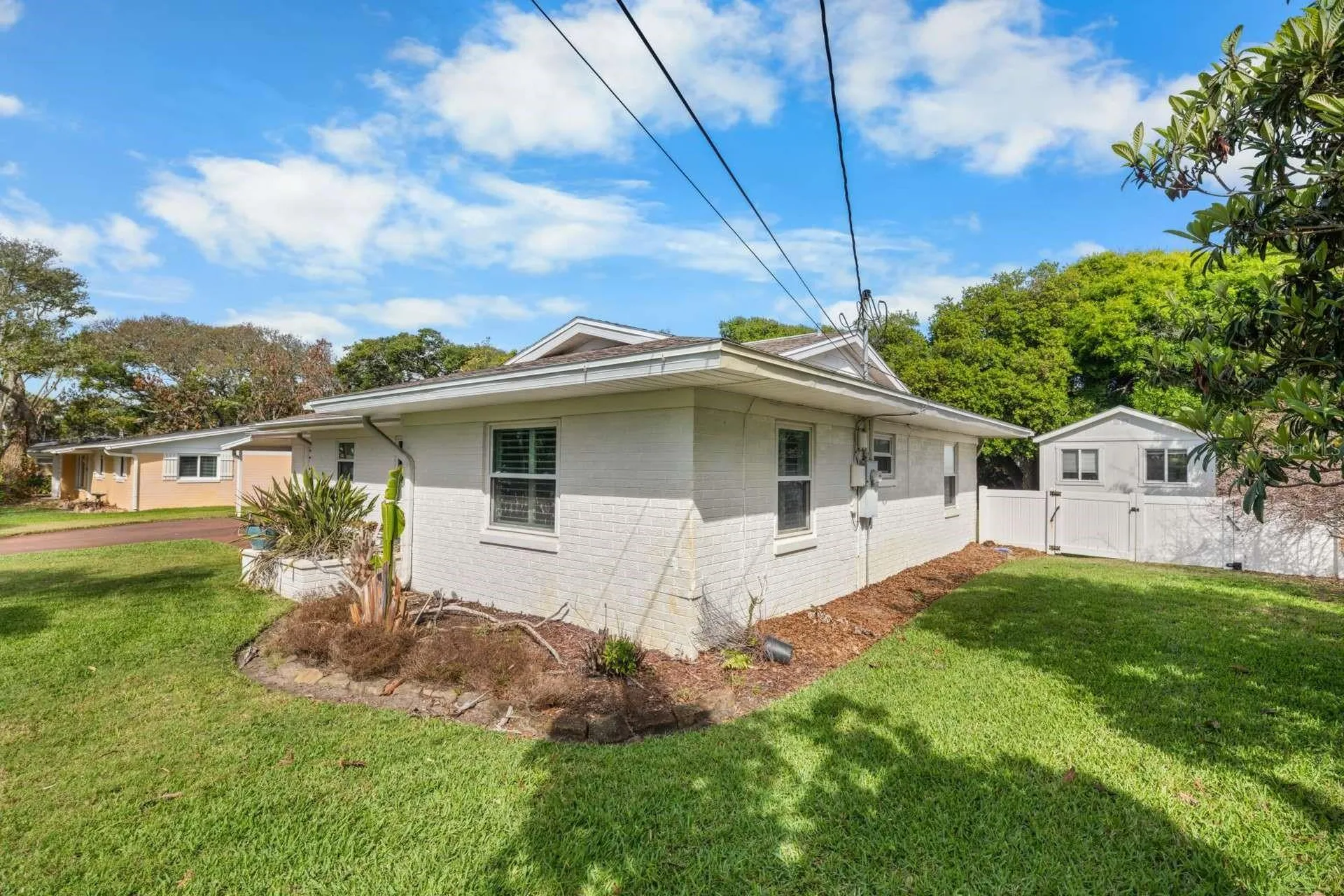 812 E 13th Avenue New Smyrna Beach FL 32169