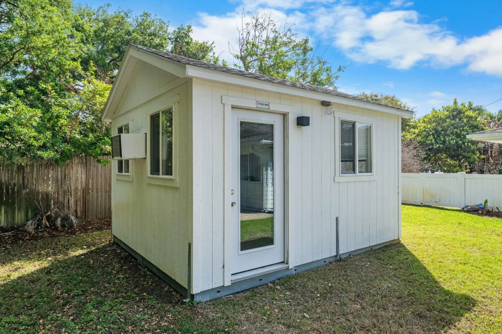 812 E 13th Avenue New Smyrna Beach FL 32169