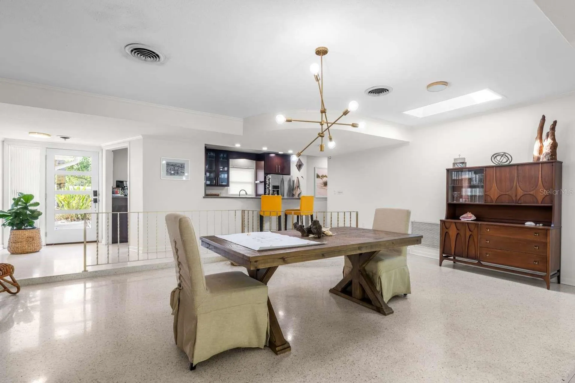 812 E 13th Avenue New Smyrna Beach FL 32169