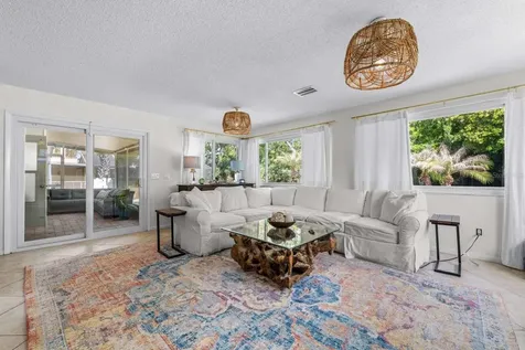 812 E 13th Avenue New Smyrna Beach FL 32169