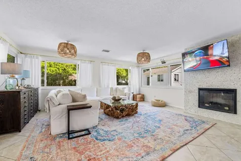 812 E 13th Avenue New Smyrna Beach FL 32169