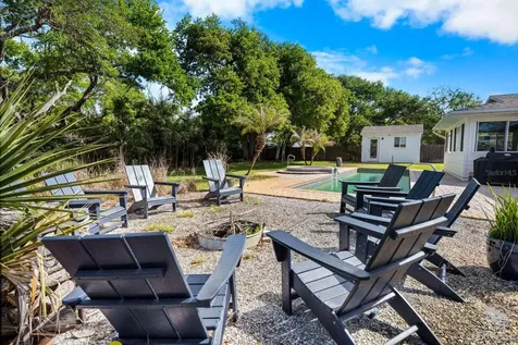 812 E 13th Avenue New Smyrna Beach FL 32169