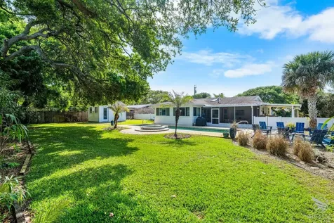 812 E 13th Avenue New Smyrna Beach FL 32169