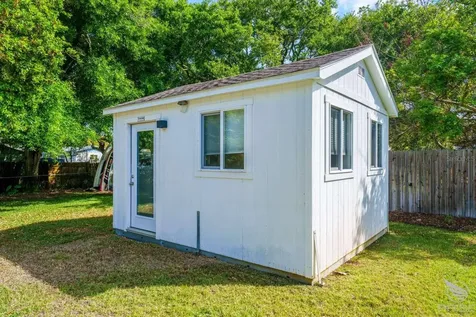 812 E 13th Avenue New Smyrna Beach FL 32169