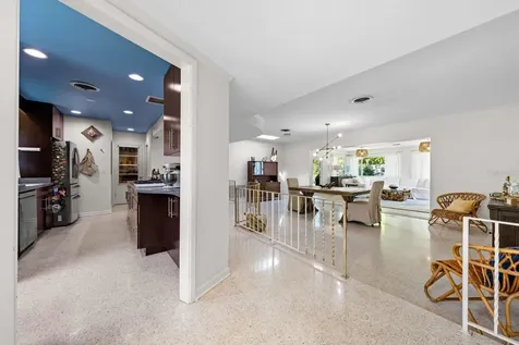 812 E 13th Avenue New Smyrna Beach FL 32169