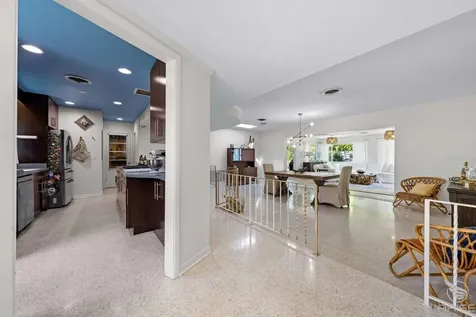 812 E 13th Avenue New Smyrna Beach FL 32169