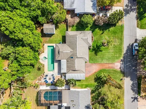 812 E 13th Avenue New Smyrna Beach FL 32169