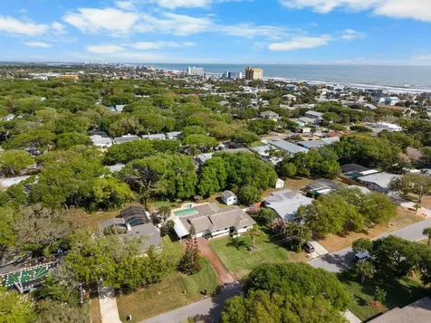 812 E 13th Avenue New Smyrna Beach FL 32169