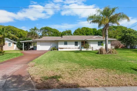 812 E 13th Avenue New Smyrna Beach FL 32169