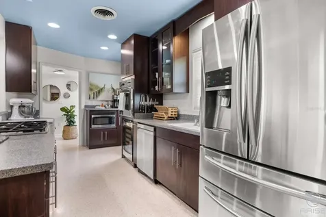 812 E 13th Avenue New Smyrna Beach FL 32169