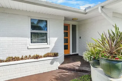 812 E 13th Avenue New Smyrna Beach FL 32169