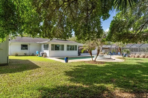 812 E 13th Avenue New Smyrna Beach FL 32169