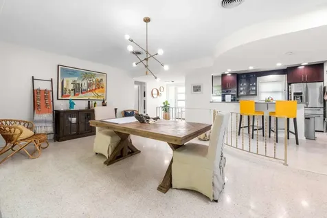 812 E 13th Avenue New Smyrna Beach FL 32169