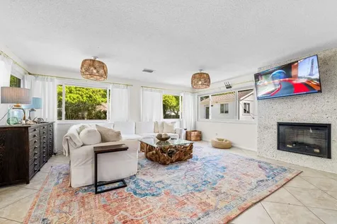 812 E 13th Avenue New Smyrna Beach FL 32169