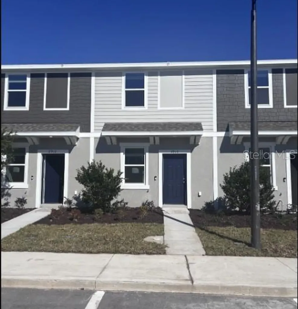 2916 Skyline Loop Kissimmee FL 34758