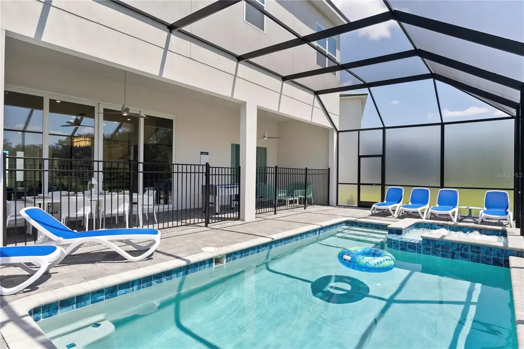 2121 Pine Oak Loop Davenport FL 33837