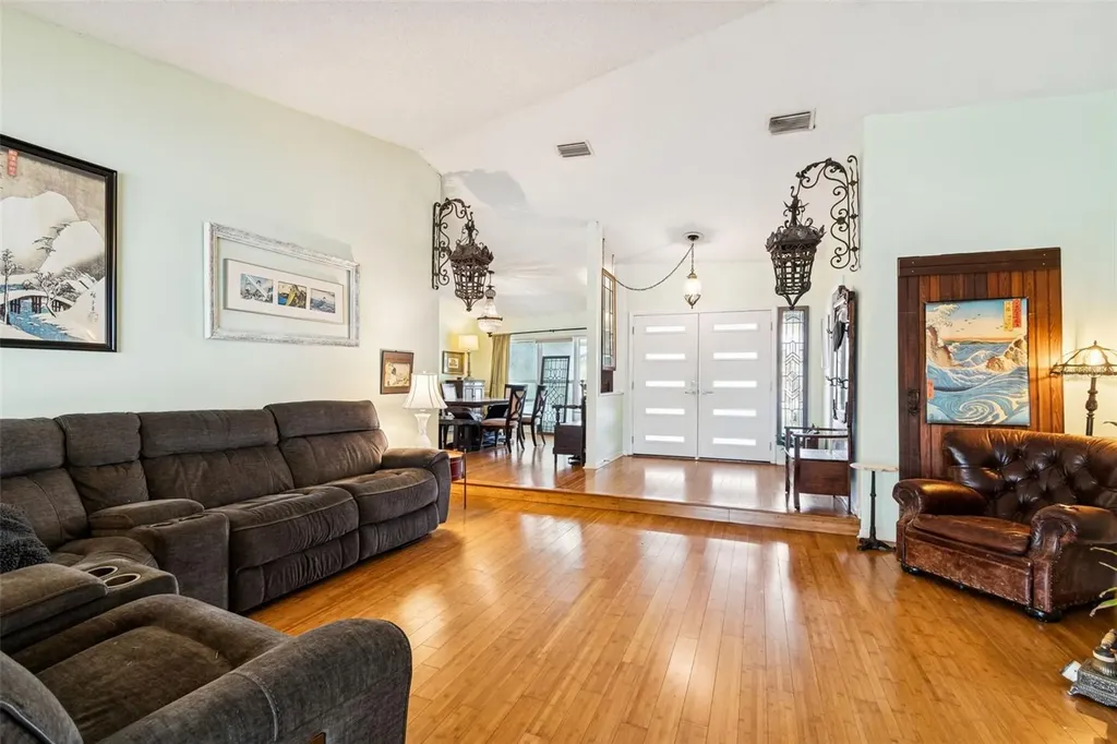 4616 Westford Circle Tampa FL 33618