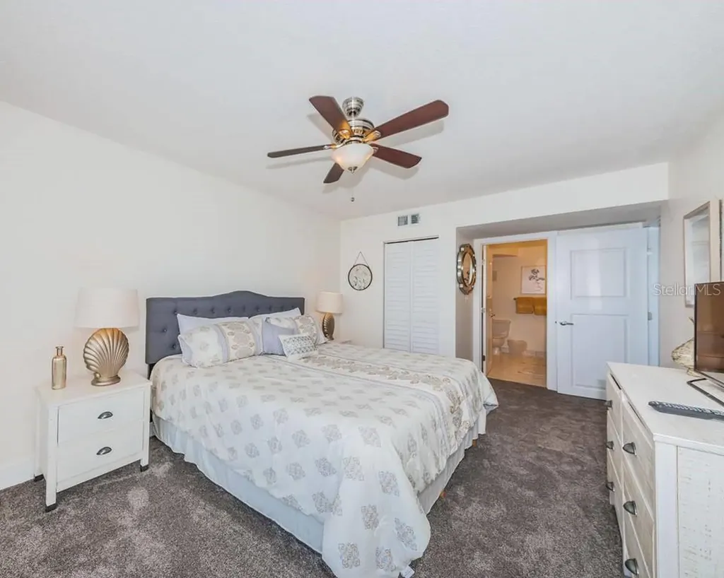 6083 Bahia Del Mar Circle St Petersburg FL 33715