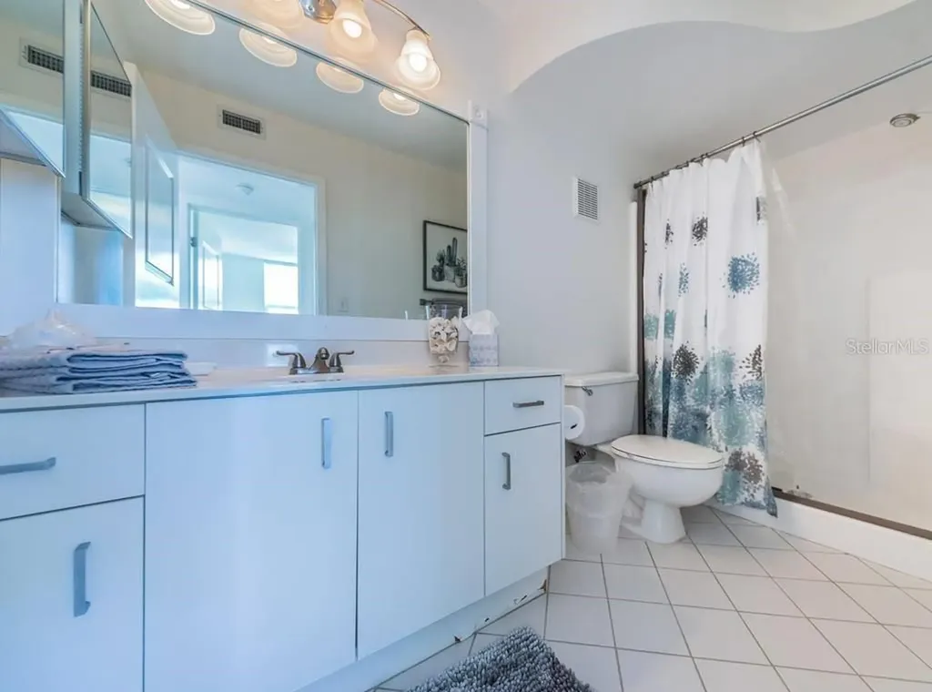 6083 Bahia Del Mar Circle St Petersburg FL 33715