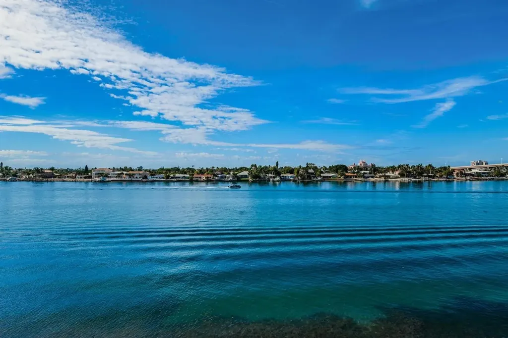 6083 Bahia Del Mar Circle St Petersburg FL 33715