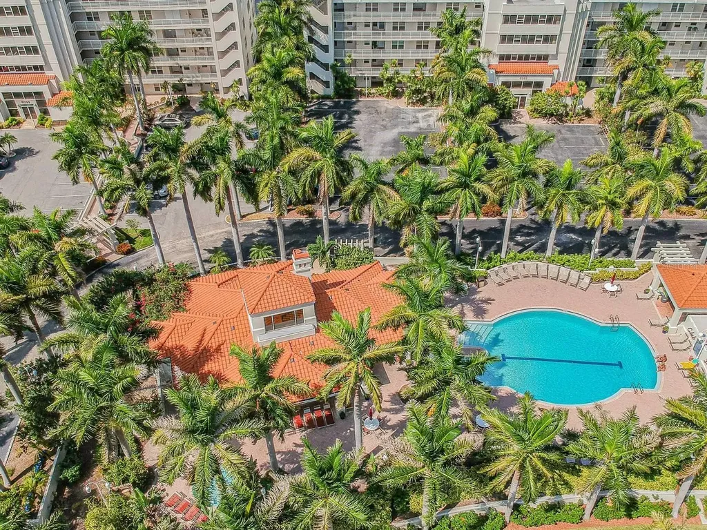 6083 Bahia Del Mar Circle St Petersburg FL 33715