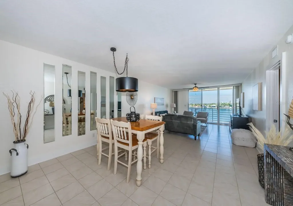 6083 Bahia Del Mar Circle St Petersburg FL 33715