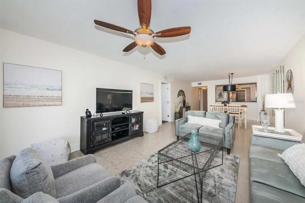 6083 Bahia Del Mar Circle St Petersburg FL 33715