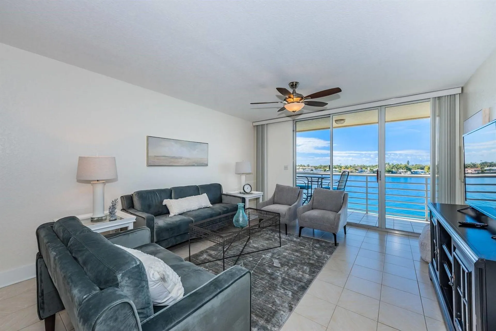 6083 Bahia Del Mar Circle St Petersburg FL 33715